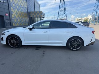 2022 Kia K5 III, белый, 2650000 рублей, вид 4