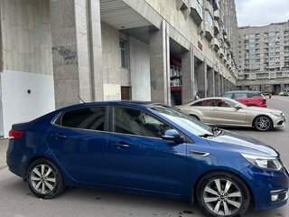 2015 Kia Rio III Рестайлинг, синий, 1170000 рублей, вид 3