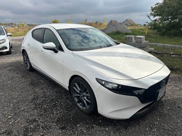 2021 Mazda 3 IV (BP), белый, 1920000 рублей - вид 3