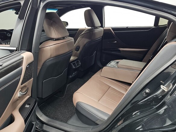 2025 Lexus ES 300h VII Рестайлинг 2, чёрный, 7200000 рублей - вид 37