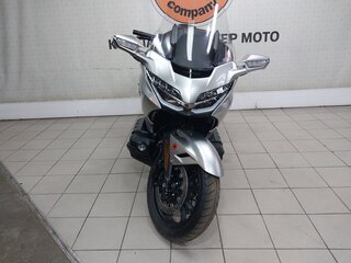 2025 Honda GL 1800 Gold Wing, серебристый, 3399000 рублей, вид 3