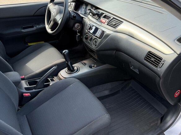 2007 Mitsubishi Lancer IX Рестайлинг, серебристый, 650000 рублей - вид 4