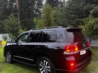 2016 Toyota Land Cruiser 200 Series Рестайлинг 2, чёрный, 4350000 рублей, вид 4
