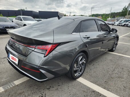2023 Hyundai Avante VII Рестайлинг, серый, 1760029 рублей, вид 4