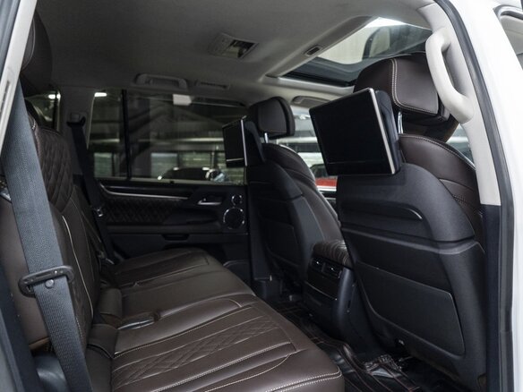 2017 Lexus LX 570 III Рестайлинг 2, белый, 7600000 рублей - вид 14