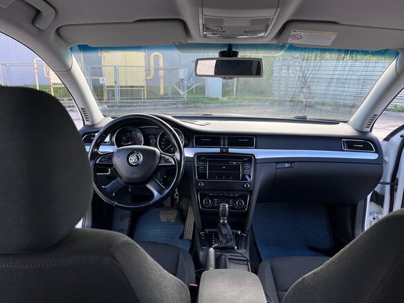 2013 Skoda Superb DSG II Рестайлинг, белый, 1150000 рублей - вид 6
