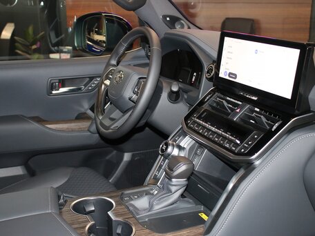 2026 Toyota Land Cruiser 300 Series, чёрный, 13388000 рублей, вид 5