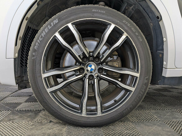 2019 BMW X6 40d II (F16), белый, 4550000 рублей - вид 11
