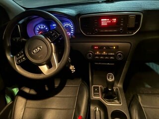2019 Kia Sportage IV Рестайлинг, белый, 2450000 рублей, вид 4