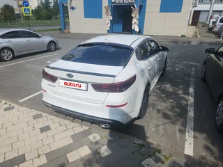 2019 Kia Optima IV Рестайлинг, белый, 980000 рублей, вид 4