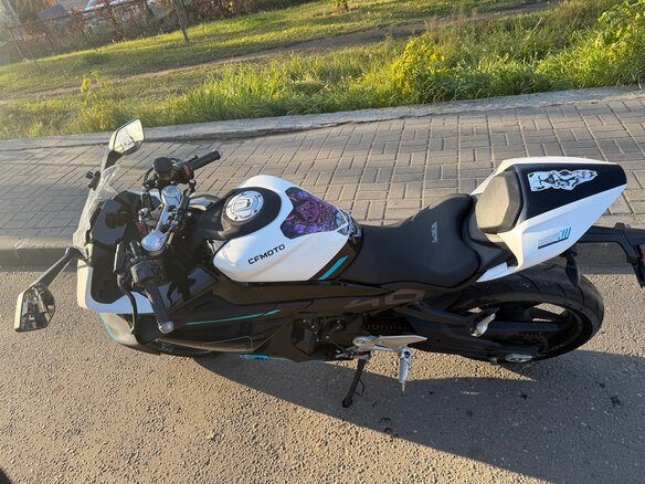 2024 CFMoto 450SR, белый, 570000 рублей - вид 3