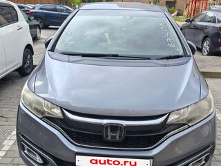 2018 Honda Fit III Рестайлинг, серый, 1660000 рублей, вид 1