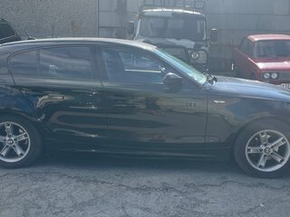 2008 BMW 1 серии 116i I (E81/E82/E87/E88) Рестайлинг, чёрный, 700000 рублей, вид 5