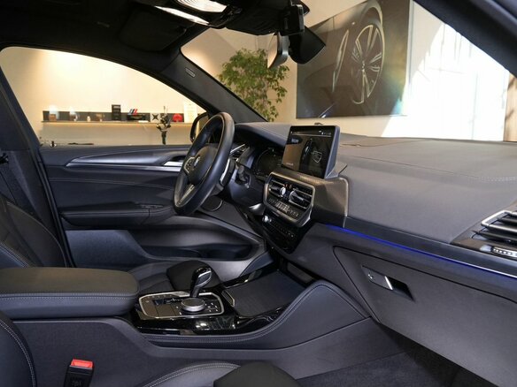 2024 BMW X4 20i II (G02) Рестайлинг, чёрный, 7220000 рублей - вид 18