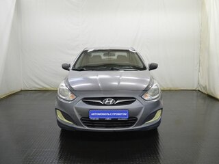 2013 Hyundai Solaris I, серый, 429000 рублей, вид 2