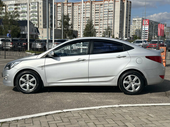 2014 Hyundai Solaris I Рестайлинг, серебристый, 995000 рублей - вид 7