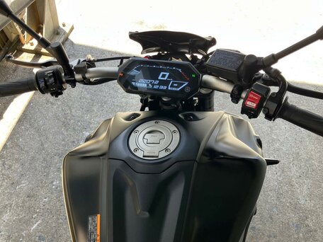 2021 Yamaha MT-07 (FZ-07), чёрный, 817000 рублей, вид 5
