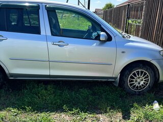 2004 Mazda Demio II (DY), серебристый, 350000 рублей, вид 5