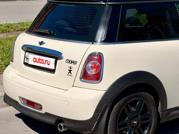 2012 Mini Hatch Cooper II (R56) Рестайлинг, белый, 1150000 рублей - вид 5