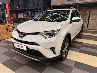 2017 Toyota RAV4 IV (XA40) Рестайлинг, белый, 2399000 рублей, вид 3