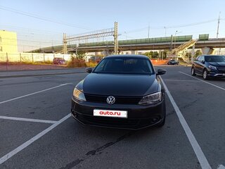 2014 Volkswagen Jetta VI Рестайлинг, коричневый, 935000 рублей, вид 1