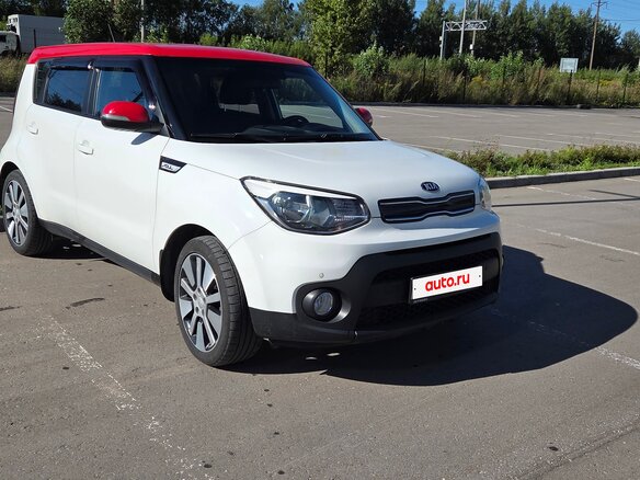 2017 Kia Soul II Рестайлинг, белый, 1490000 рублей - вид 2