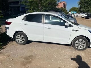 2016 Kia Rio III Рестайлинг, белый, 1150000 рублей, вид 3
