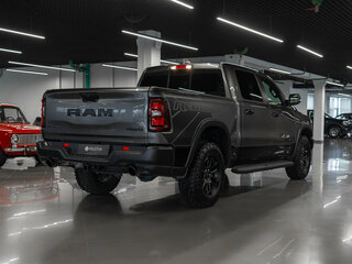2025 Ram 1500 Crew Cab V Рестайлинг, серый, 9000000 рублей, вид 5