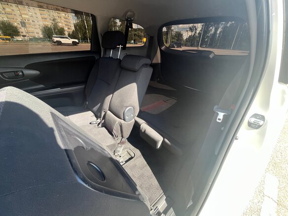 2014 Toyota Wish II Рестайлинг, белый - вид 27