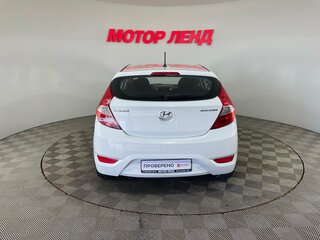 2013 Hyundai Solaris I, белый, 685000 рублей, вид 5