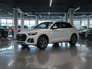 2022 Audi Q5 45 TFSI II (FY) Рестайлинг, белый, 4550000 рублей, вид 1