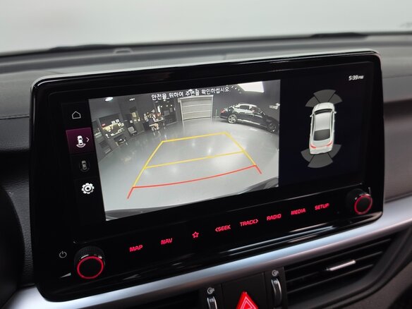 2023 Kia K3 II Рестайлинг, чёрный, 1450888 рублей - вид 10