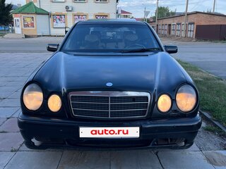 1997 Mercedes-Benz E-Класс 200 II (W210, S210), чёрный, 350000 рублей, вид 1