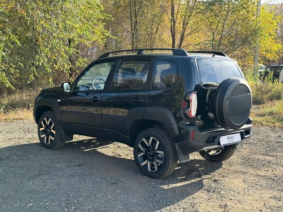 2026 Lada (ВАЗ) Niva Travel I Рестайлинг, зелёный, 1814000 рублей - вид 2