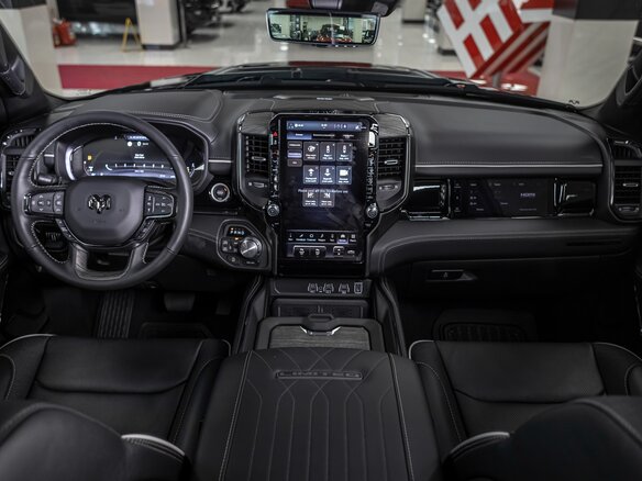 2026 Ram 1500 Crew Cab eTorque V Рестайлинг, чёрный, 11300000 рублей - вид 32