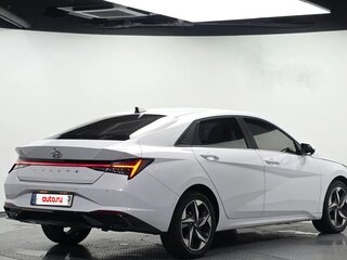2022 Hyundai Avante VII, белый, 2120000 рублей, вид 3