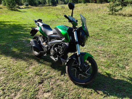 2025 Bajaj Dominar 400, зелёный, 400000 рублей, вид 2