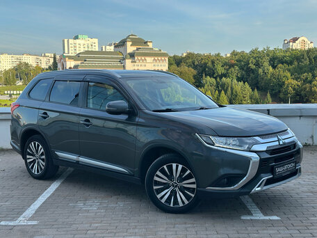 2019 Mitsubishi Outlander III Рестайлинг 3, серый, 1615000 рублей, вид 3