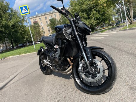 2017 Yamaha MT-09 (FZ-09), чёрный, 940000 рублей, вид 2