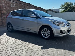 2012 Hyundai Solaris I, серебристый, 720000 рублей, вид 2