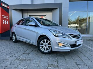 2016 Hyundai Solaris I Рестайлинг, серебристый, 730000 рублей, вид 1