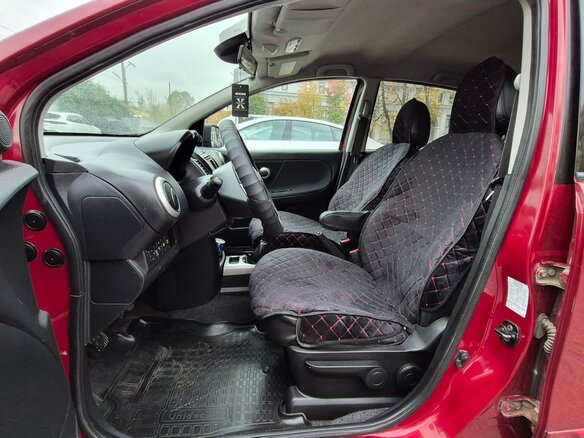 2013 Nissan Note I Рестайлинг, красный, 460000 рублей - вид 11