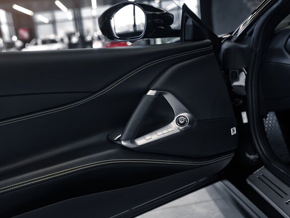 2019 Ferrari 812 Superfast, чёрный, 35000000 рублей - вид 11