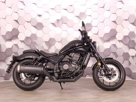 2023 Honda CMX 1100 Rebel, чёрный, 985000 рублей, вид 3