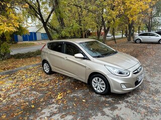 2013 Hyundai Solaris I, бежевый, 850000 рублей, вид 1