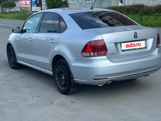 2016 Volkswagen Polo V Рестайлинг, серебристый, 595000 рублей, вид 3