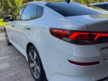 2018 Kia Optima IV Рестайлинг, белый, 2150000 рублей, вид 4