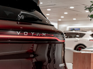 2026 Voyah Free I Рестайлинг, красный, 6940000 рублей, вид 5