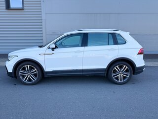 2022 Volkswagen Tiguan II Рестайлинг, белый, 3630236 рублей, вид 4