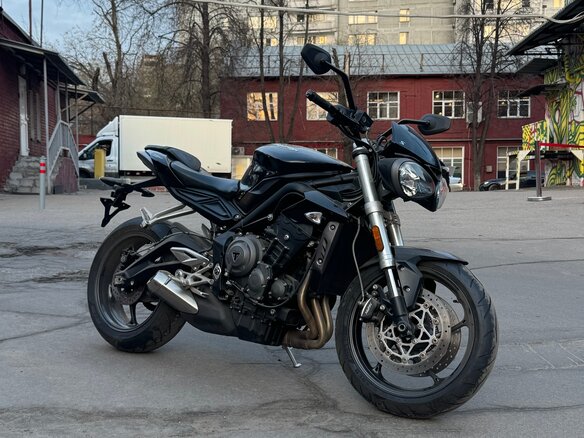 2017 Triumph Street Triple, чёрный, 599999 рублей - вид 1